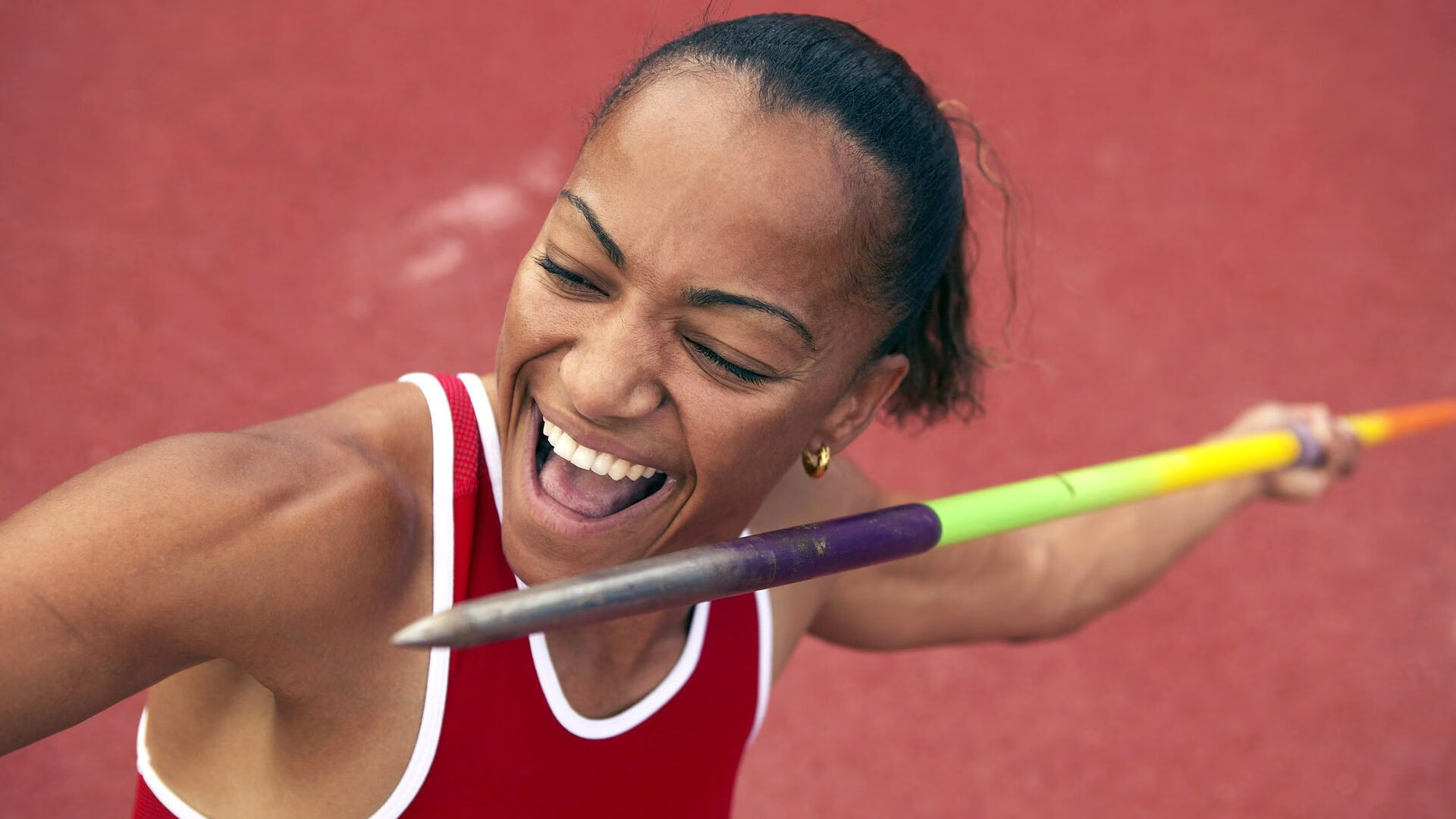 随机史上“最硬核”防守：他连续多场封堵对手得分线，成为比赛中的“黑暗骑士”！