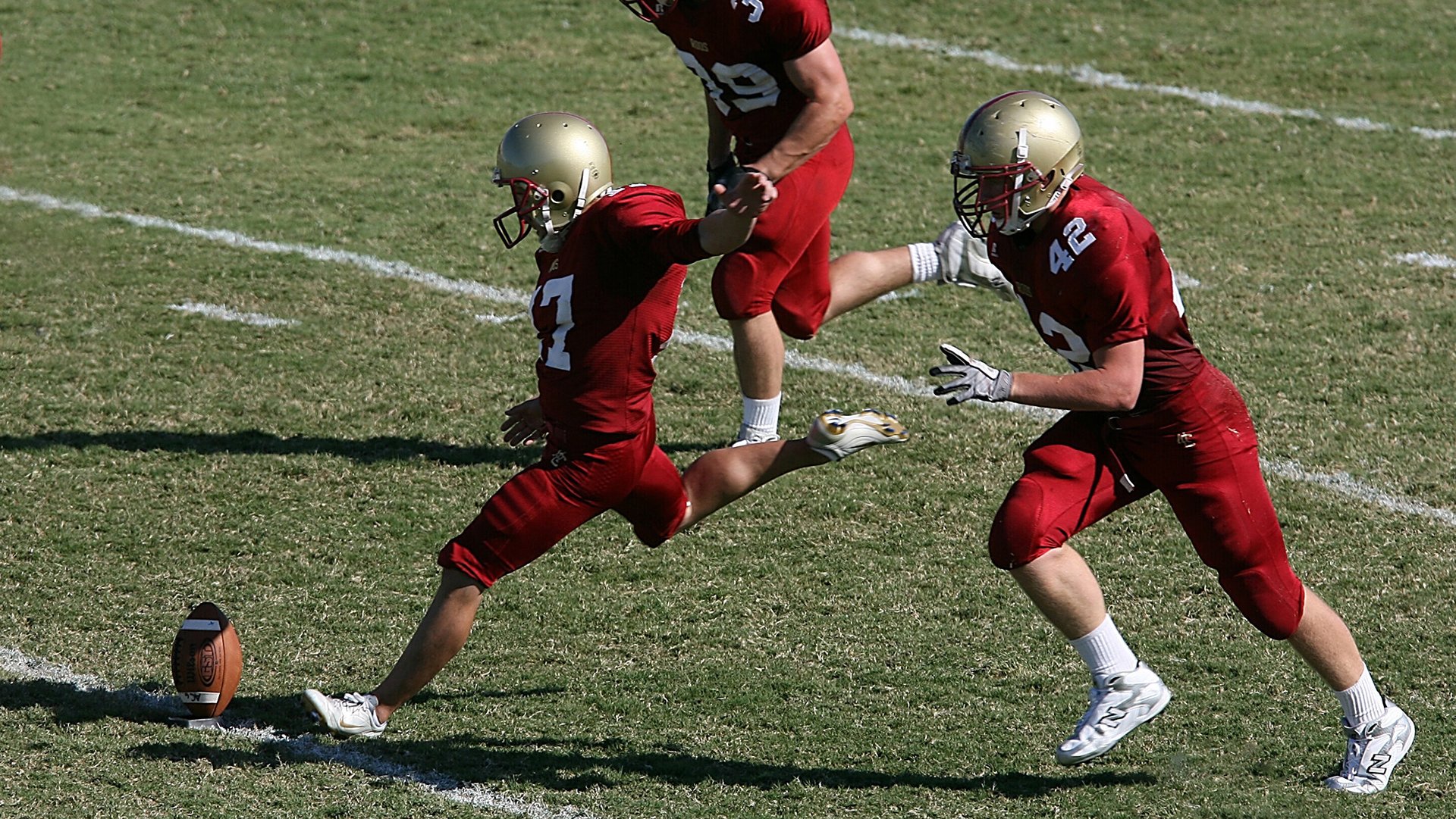 随机巴西女足队气势如虹，压倒一切对手，巴西女足队员