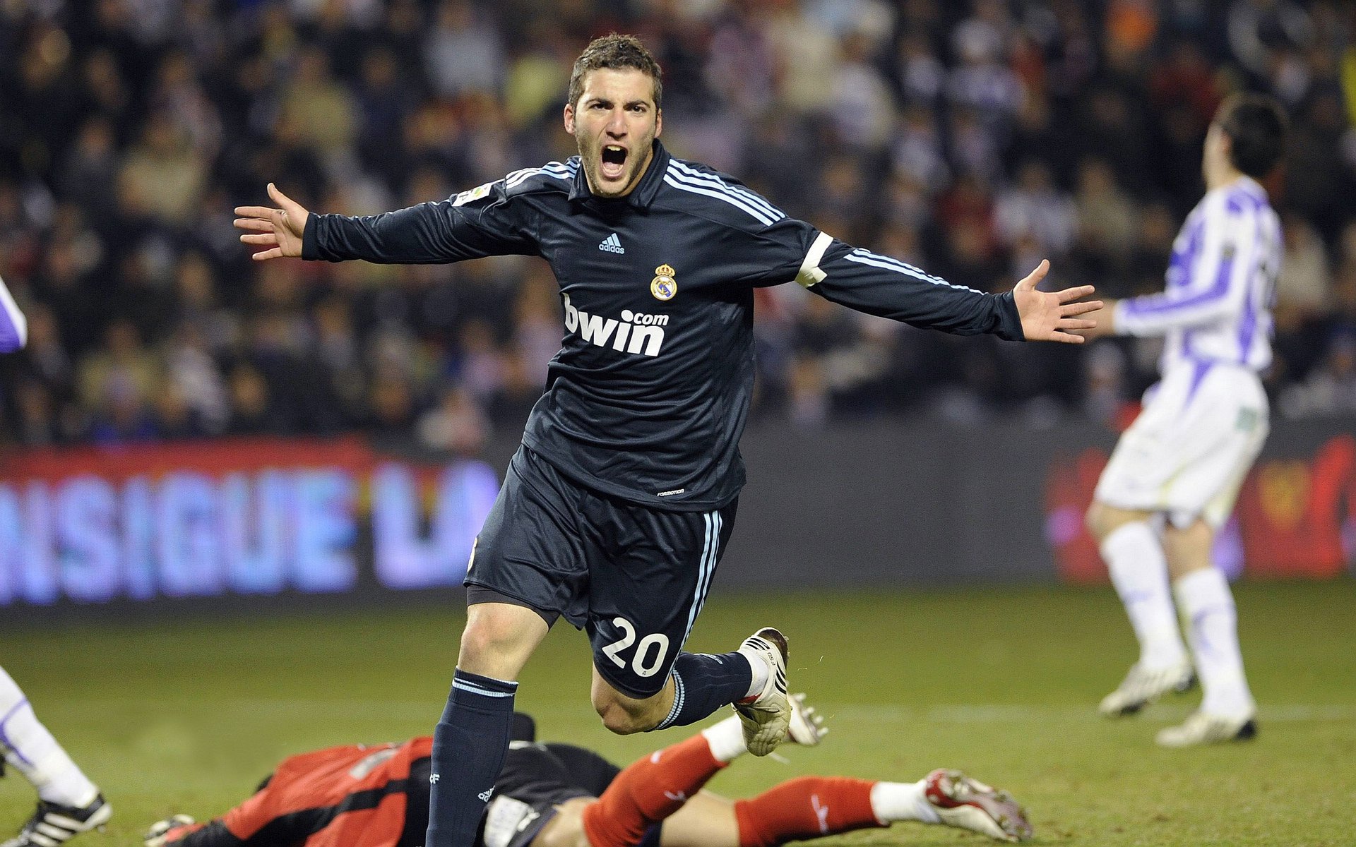 JIUYOU GAMING-曼联主场力克布莱顿，重回胜轨，曼联对布莱顿历史战绩